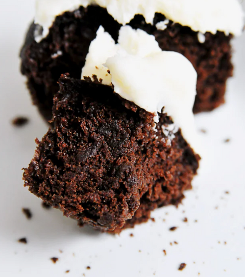 Chocolate | 52 Calorie Light Cakes {2 cakes per pack}